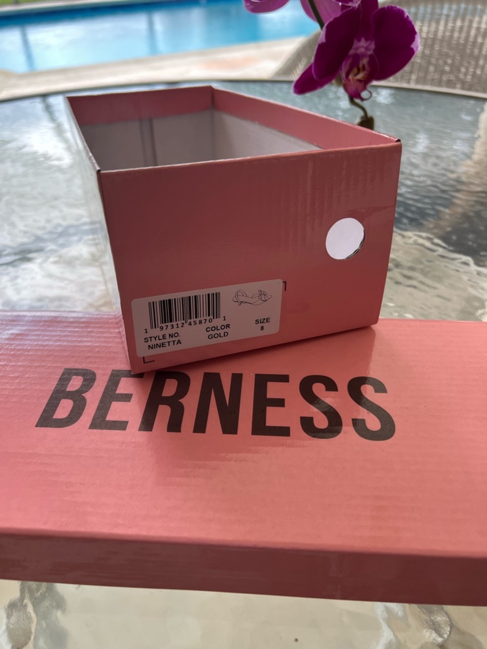 💯Berness empty shoe box 🎁 - Picture 3 of 8